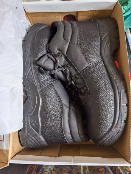 Photo of free new work boots (Montgomery St, EH7.) #1
