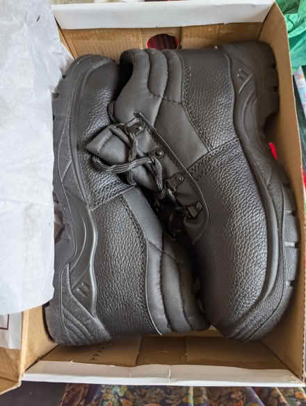 Photo of free new work boots (Montgomery St, EH7.) #1
