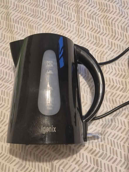 Photo of free Black kettle (Igenix) (OX11 8TS) #4