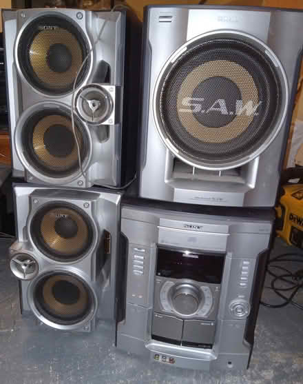 Photo of free Tape +CD player, Radio +Speakers (Etobicoke (Kipling /Eglinton)) #1