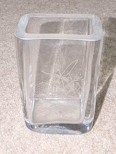 Photo of free Small glass rosebud vase. (AB22) #2