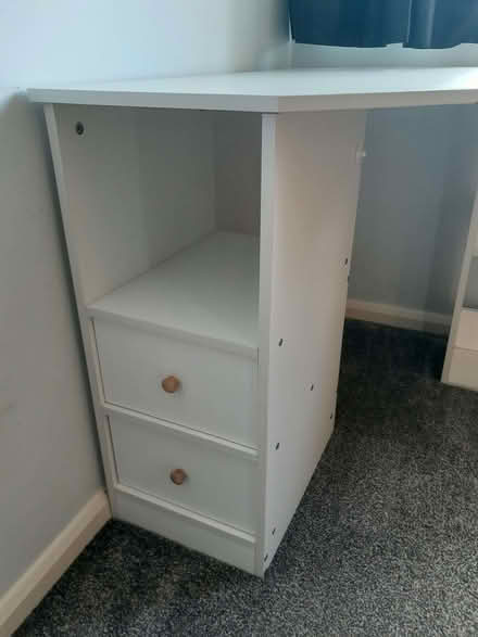 Photo of free Corner desk (Chineham RG24) #3