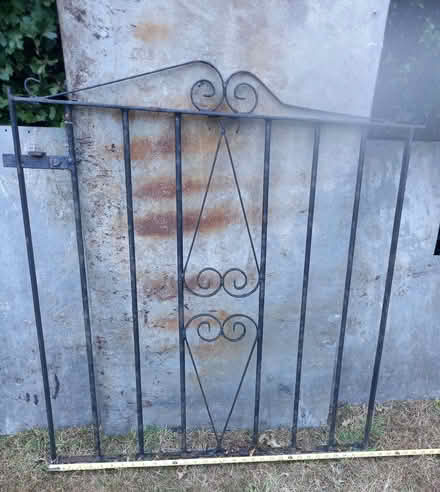 Photo of free GATE single (Twyford RG10) #1