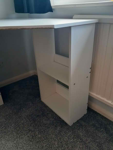 Photo of free Corner desk (Chineham RG24) #1
