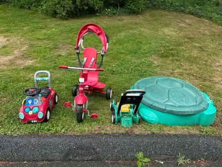 Photo of free Toddler / Little Kids Outdoor Toys (Tashua Trumbull) #1