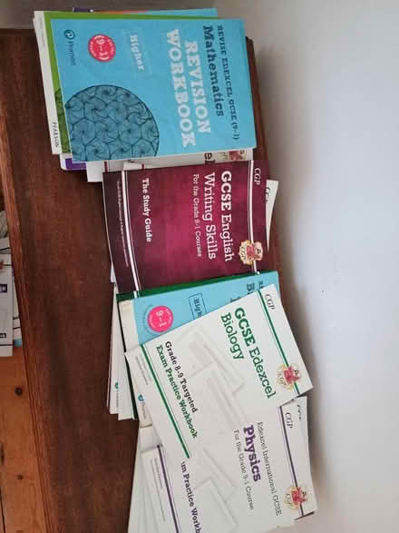 Photo of free Edexcel GCSE books and guides (Devon Park) #1