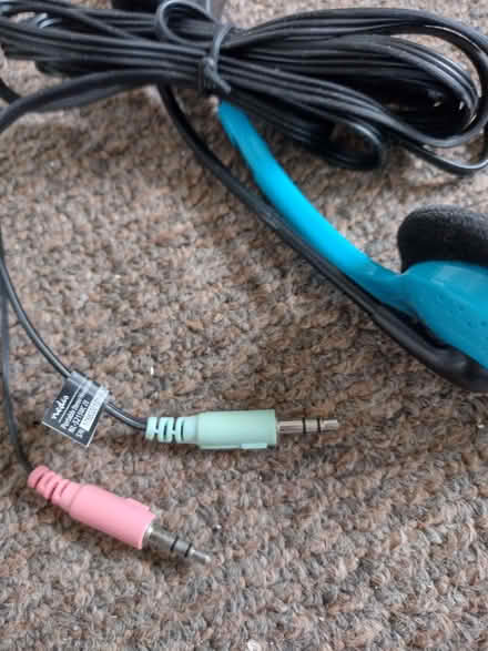 Photo of free Headphones (South Ockendon RM15) #2