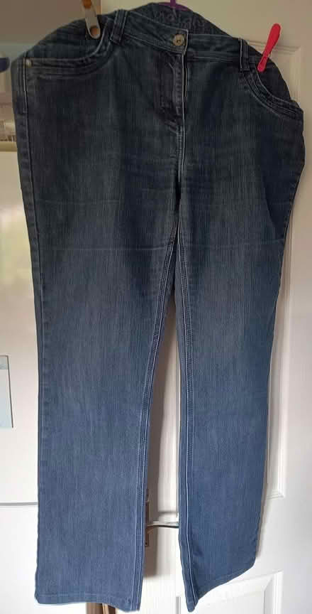 Photo of free β Women's jeans size 16 (LU7 Leighton Buzzard) #1