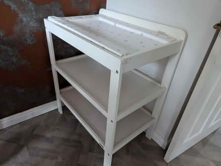 Photo of free Change table (Lowedges S8) #1