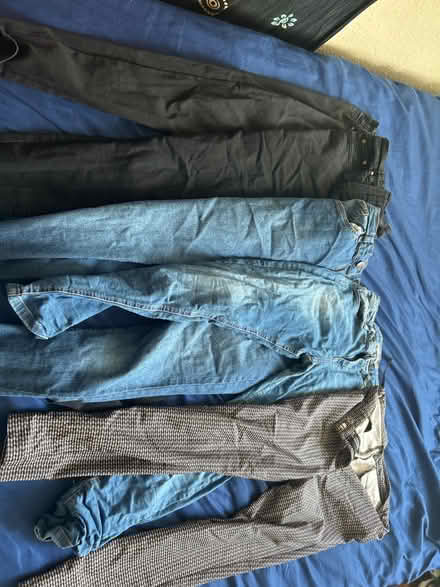 Photo of free Jeans/trousers (B29) #1