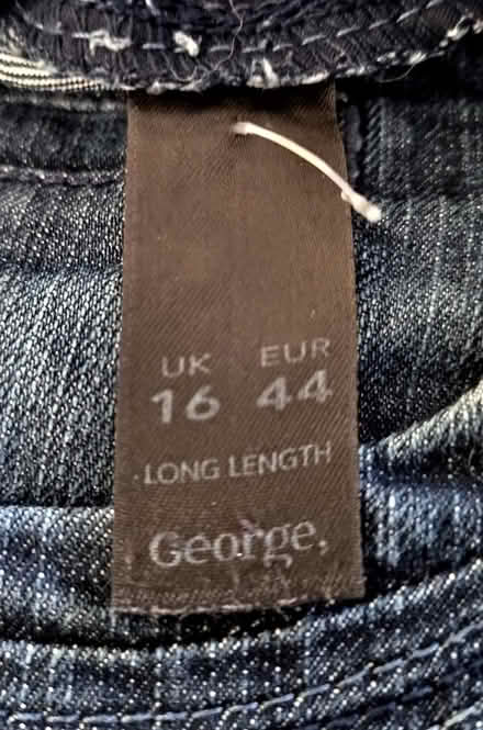 Photo of free β Women's jeans size 16 (LU7 Leighton Buzzard) #2