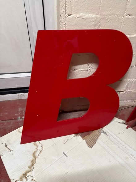 Photo of free B in red plastic (SW8) #1