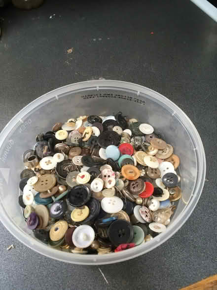 Photo of free Buttons (CO11) #1