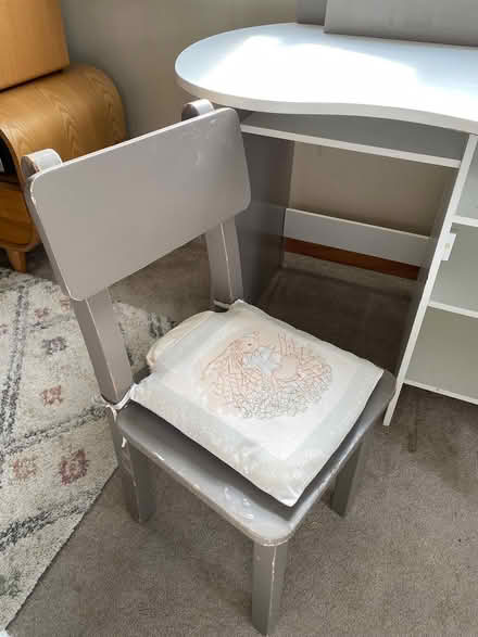 Photo of free Kids desk (Hitchin, Periwinkle Lane) #4