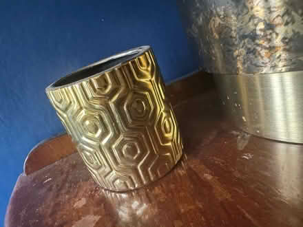 Photo of free 2 gold plant pots (Brookvale RG21) #2