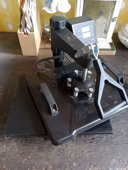 Photo of free Tshirt printer (Piershill EH8) #2