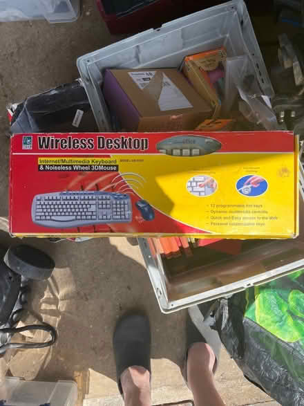 Photo of free Wireless ps2 keyboard and mouse (Marlow Bottom SL7) #1