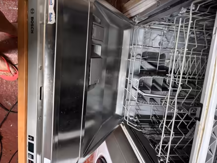 Photo of free Bosch Integrated Dishwasher (SW8) #4