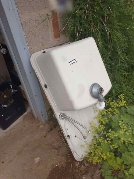 Photo of free Deep bowl sink top (Edwyn Ralph HR7) #2