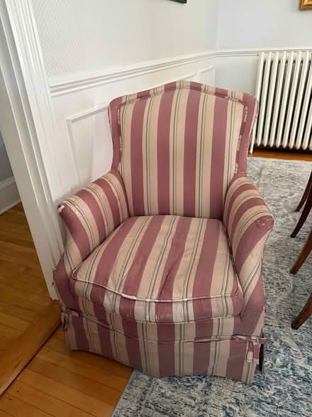 Photo of free Armchair (Across from reservoir beach) #4