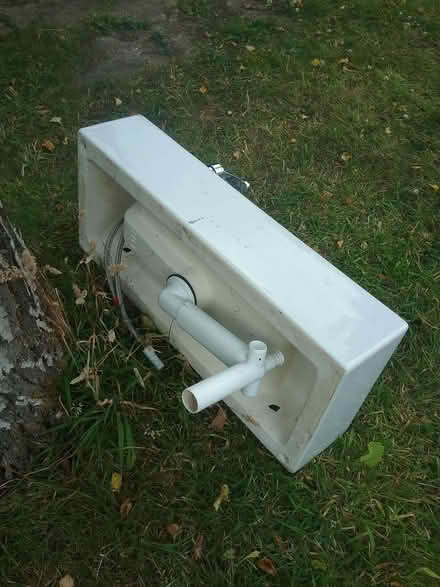 Photo of free Hand washbasin (Wrenbury CW5) #2