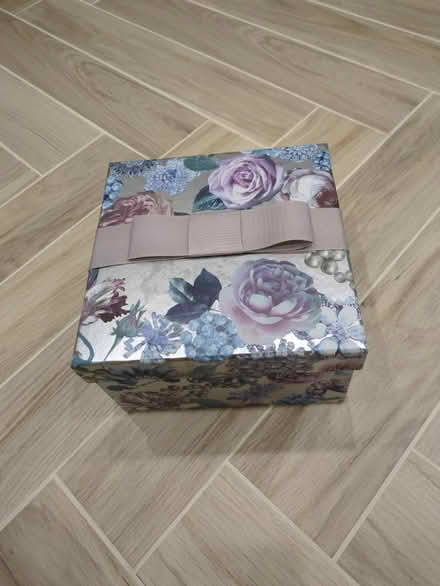Photo of free Gift Box (Enfield EN2) #1