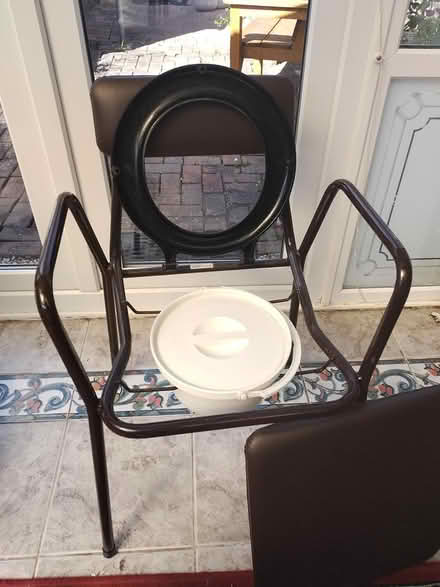 Photo of free Commode (Braintree near freeport) #3