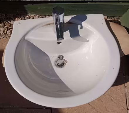 Photo of free Bathroom Basin (Spalding PE11) #1