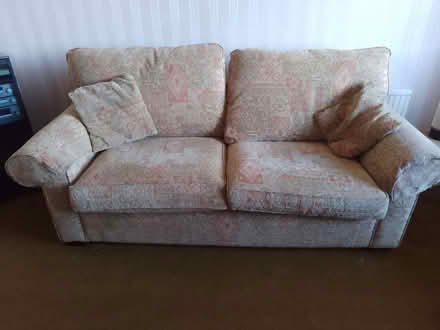 Photo of free 2 & 3 seater settee (Saffron Walden CB10) #2