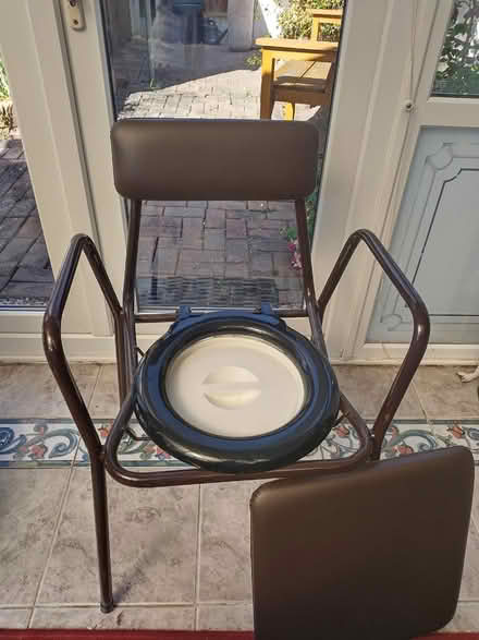 Photo of free Commode (Braintree near freeport) #2
