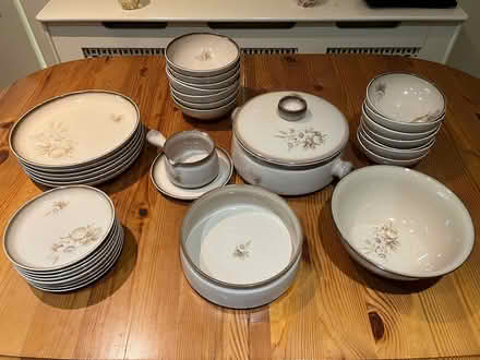 Photo of free Memories 6 Piece Dinner Service (Leighton Buzzard LU7) #1