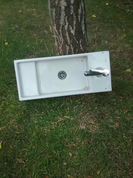 Photo of free Hand washbasin (Wrenbury CW5) #1