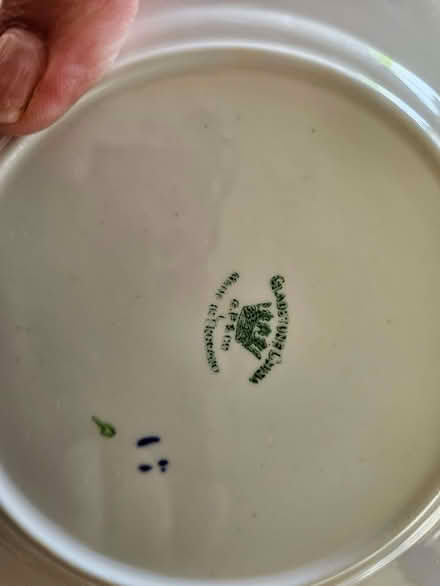 Photo of free Vintage cups and saucers (Chesham HP5) #1