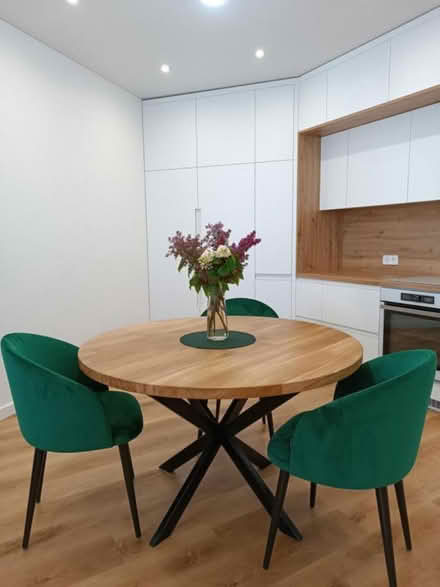 Photo of Dining Table/chairs (Anfield road) #1
