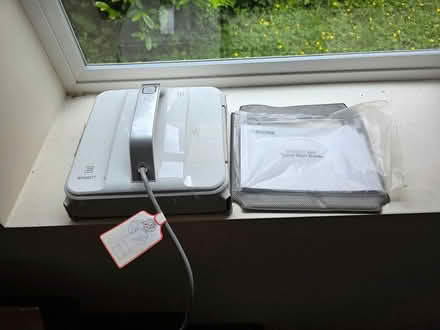 Photo of free Window washing robot (Central District/Madrona) #1