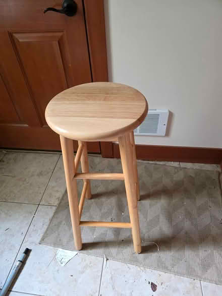 Photo of free Wooden stool (Central District/Madrona) #1
