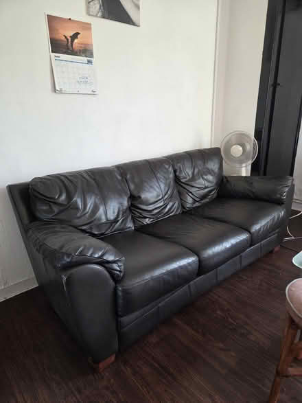 Photo of free 3 seater sofa (wapping E1W) #3