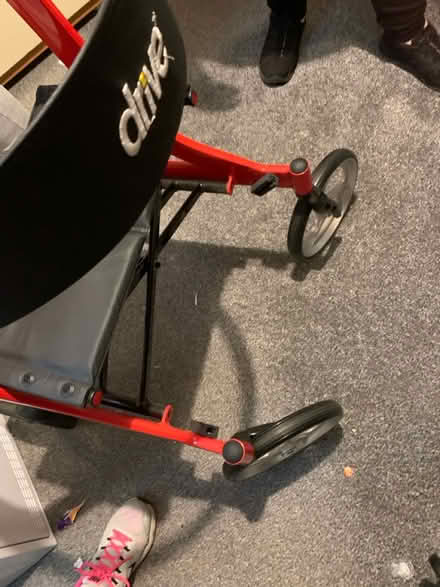 Photo of free Walker with seat (G21) #4