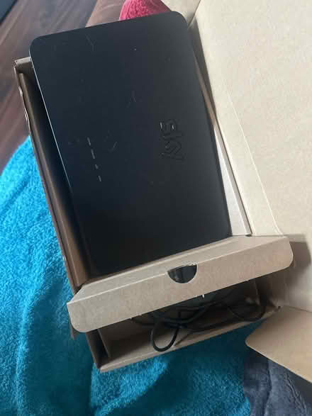 Photo of free Sky hub (TW13) #1