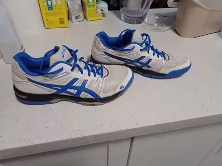 Photo of free Asics Mens Gel Rocket Size 9.5 (Bathurst and Eglinton) #2