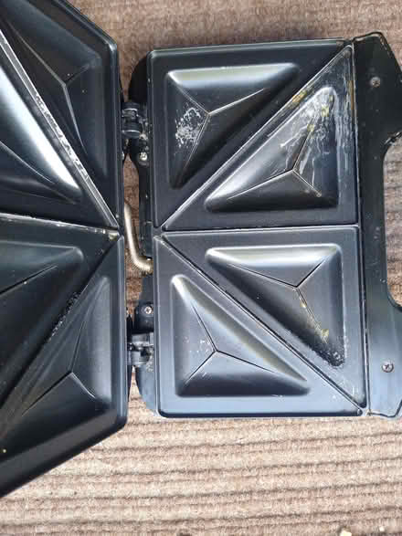 Photo of free Toastie Sandwich Maker (Hightown BH24) #2