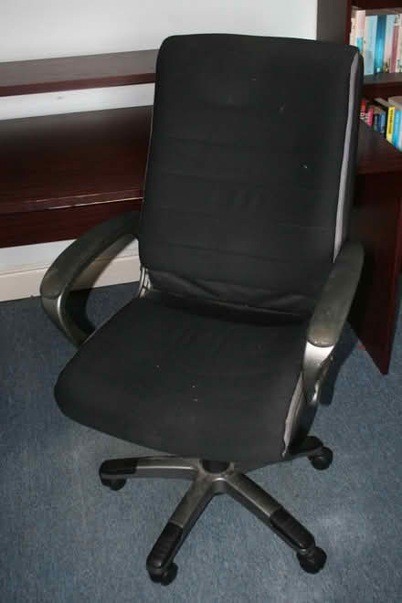 Photo of free Large desk and computer chair with monitor shelf (Barrow upon Soar LE12) #3