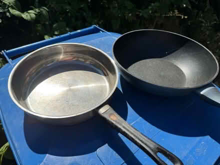 Photo of free Cooking pan and non-stick Salter wok (Bracknell Forest RG12) #3