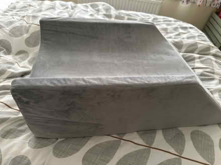 Photo of free Leg raiser pillow (Ashford TW15) #1