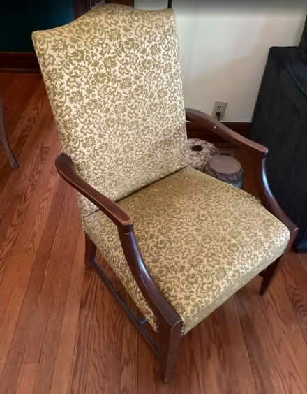Photo of free Vintage arm chair (North side of Elmhurst) #1