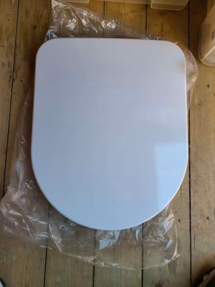 Photo of free Unused soft-close toilet seat (West Kirby CH48) #2