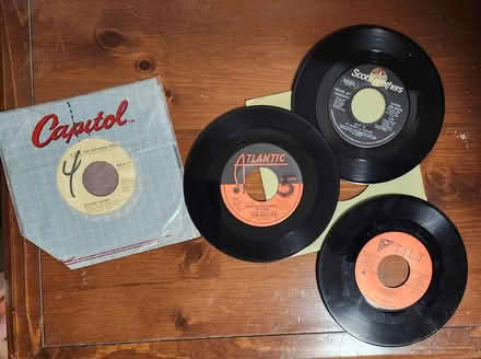 Photo of free Vinyl 45s (Glen cairn) #1