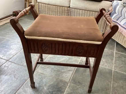 Photo of free Piano stool (Banstead SM7) #1