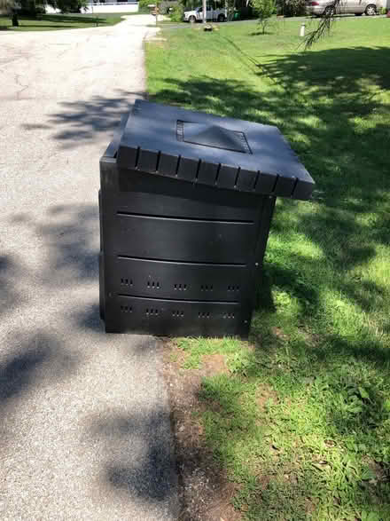 Photo of free Plastic compost bin (Unincorporated, Wheaton) #2