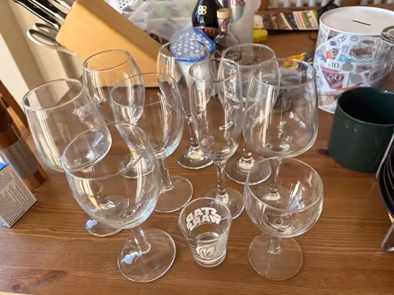 Photo of free Box of 10 wine/mixed glasses (Haxby YO32) #1
